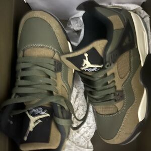Air Jordan 4 size 8 women olive green
